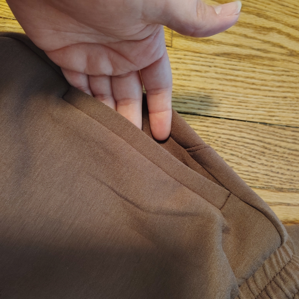 Brown Sweatshirt and Joggers Set - Picture 7 of 8